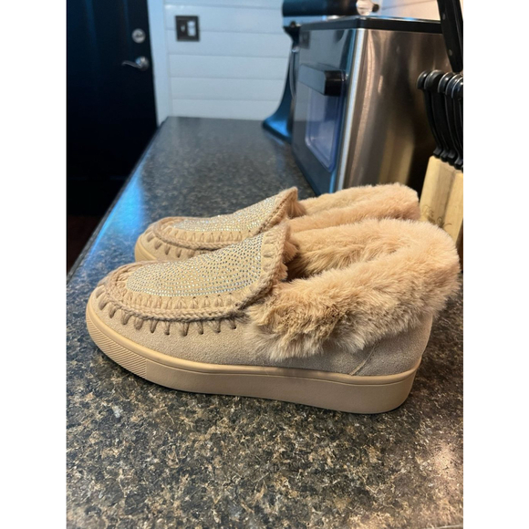 New Blondo Ava Embellished Waterproof Faux-Fur & Genuine Suede Mocassin - Picture 6 of 9